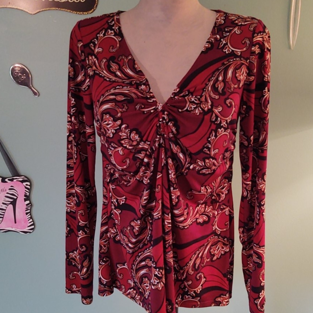 Long sleeve maroon print v-neck top